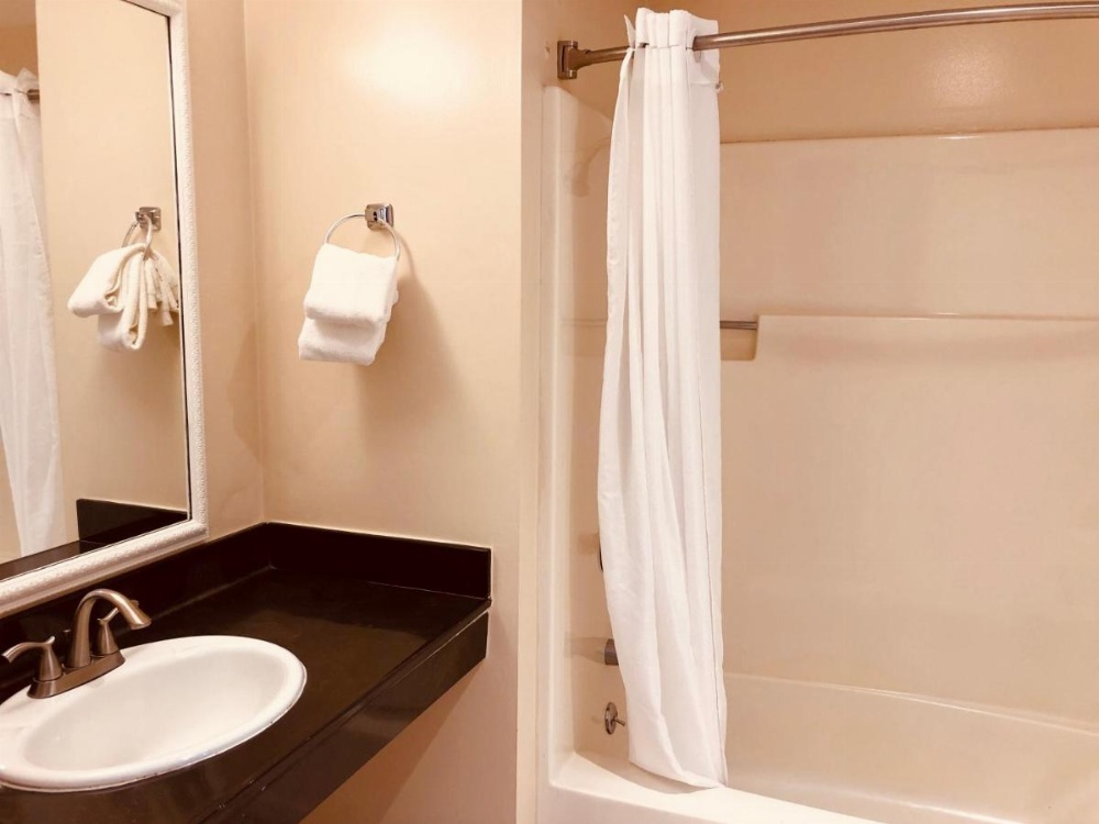 Carmel Resort Inn Image 31