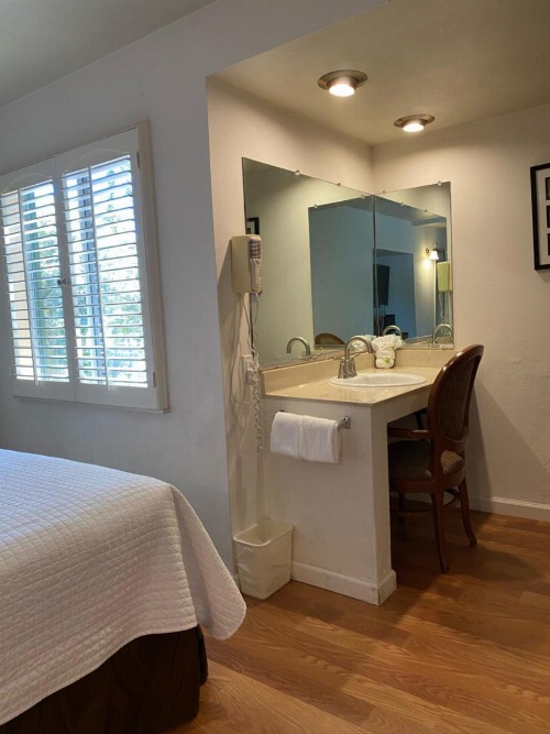 Carmel Resort Inn image 33