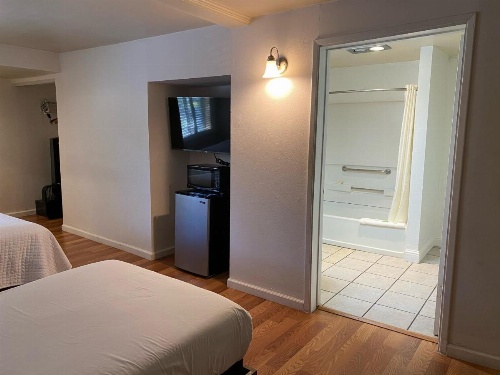 Carmel Resort Inn image 34